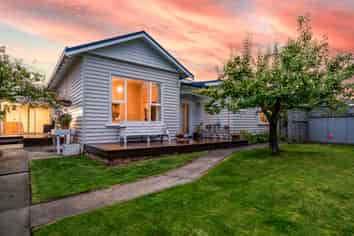 30 Woodlands Road, Parkside