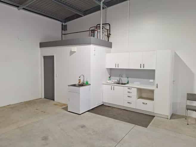 Modern Workshop / Warehouse