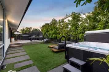 1A Cliff Road, Torbay