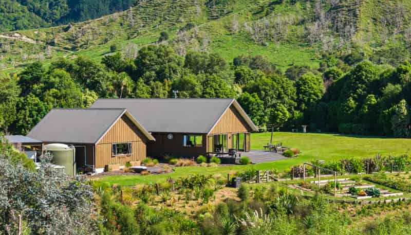 673B Riverside Road, Pouawa