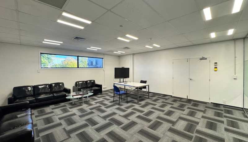 4/1 Show Place , Addington