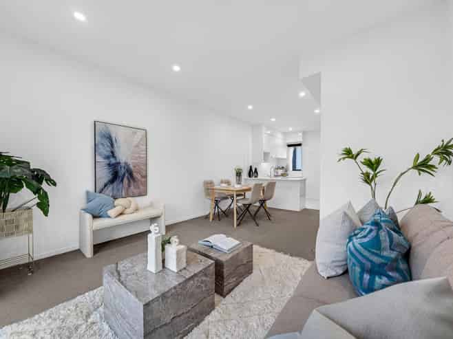 2/112 Moore Street, Howick