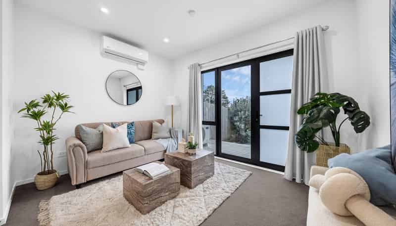 2/112 Moore Street, Howick