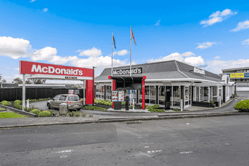 Kelston Mall | 16 West Coast Road, Glen Eden