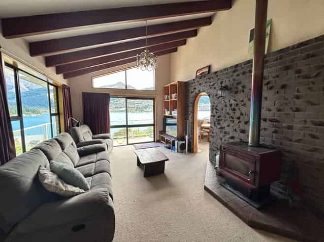 626 Peninsula Road, Kelvin Heights