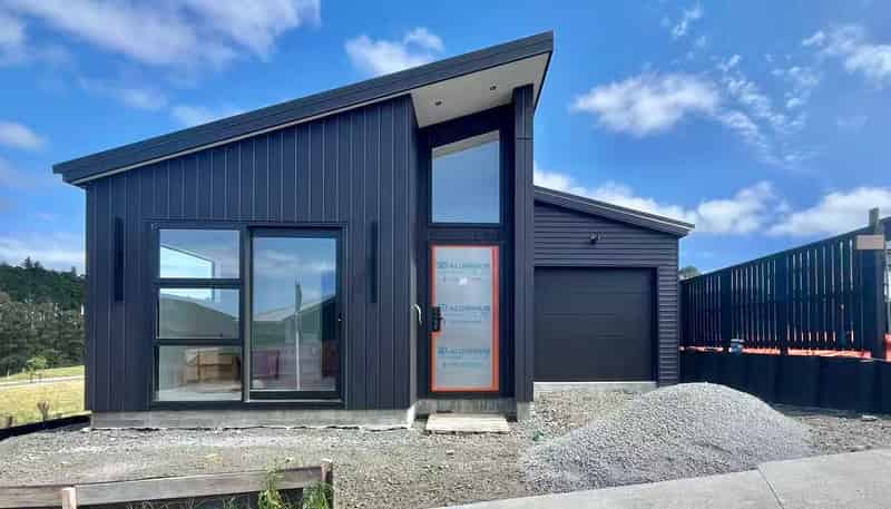 49 Huanui Drive, Orewa