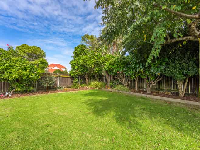 20 Awanui Drive, Waikanae