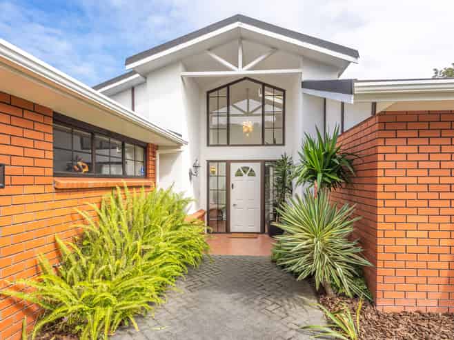 20 Awanui Drive, Waikanae