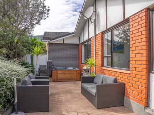 20 Awanui Drive, Waikanae