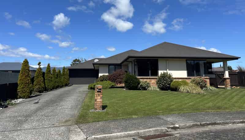 8 Harkness Place, Westport