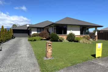 8 Harkness Place, Westport