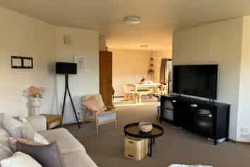 8 Harkness Place, Westport