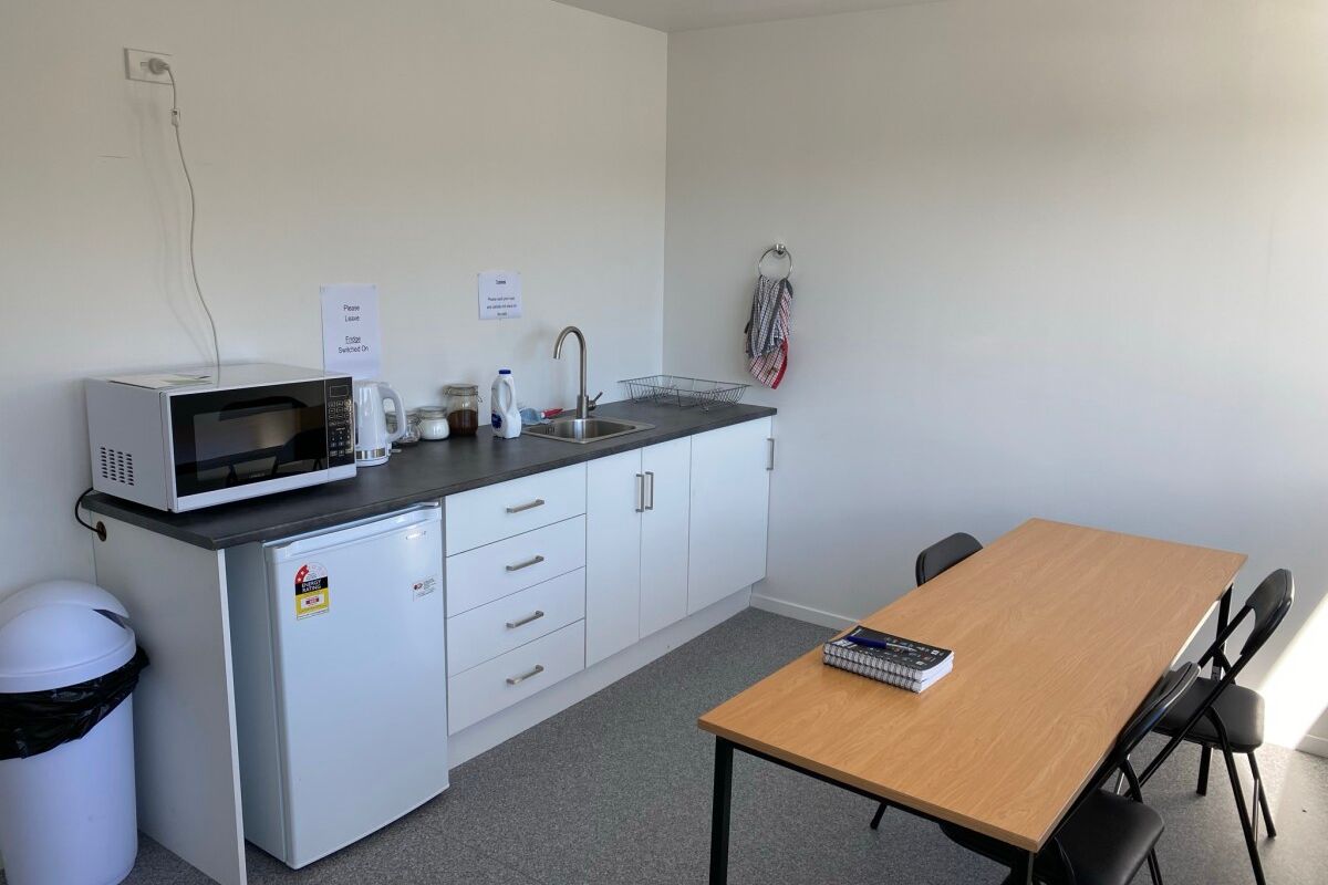 Industrial unit with street appeal - Fler