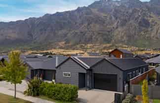 27 Bale Road, Queenstown