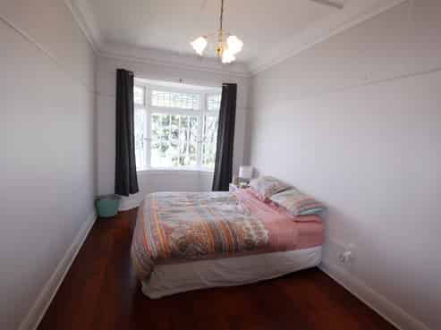 2/136 Evans Bay Parade, Roseneath