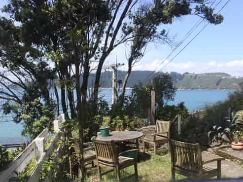 2/136 Evans Bay Parade, Roseneath