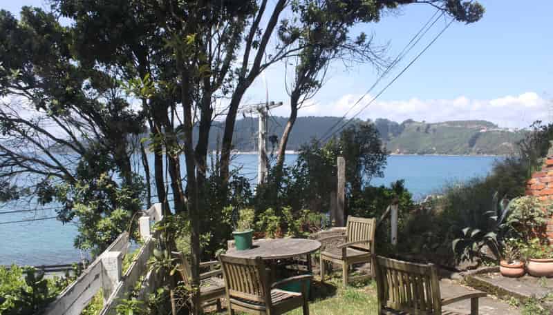 2/136 Evans Bay Parade, Roseneath