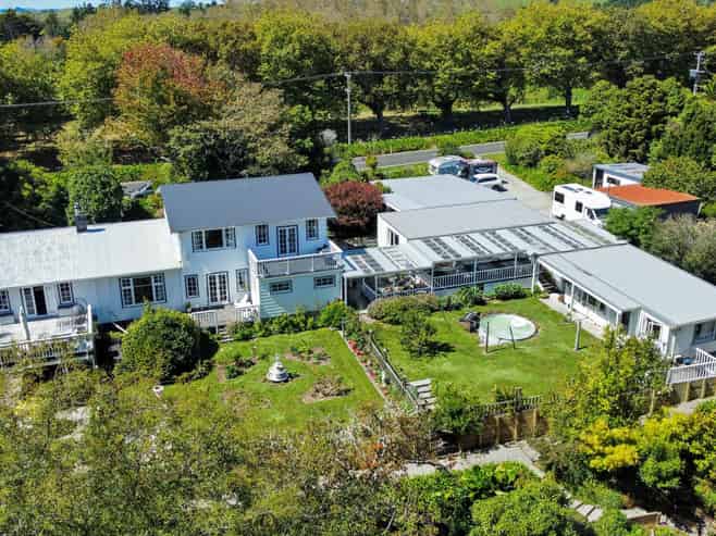 1324 Egmont Road, Egmont Village