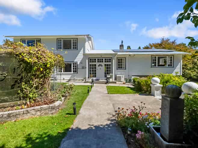 1324 Egmont Road, Egmont Village