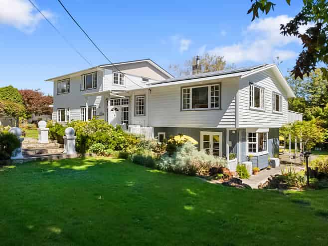 1324 Egmont Road, Egmont Village