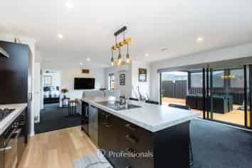 34 Filmer Crescent, Wallaceville