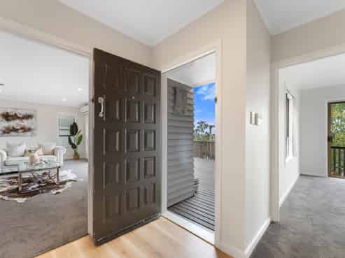 99 Awaroa Road, Sunnyvale