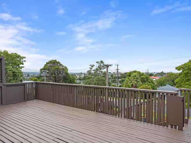 99 Awaroa Road, Sunnyvale
