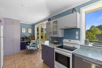 16 Fendalton Crescent, Pinehaven