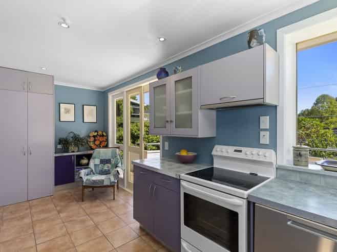 16 Fendalton Crescent, Pinehaven