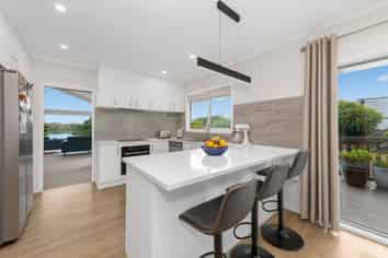 310 Hurstmere Road, Takapuna