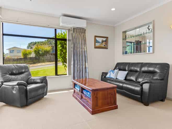 8 Jelas Road, Red Beach