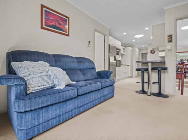 8 Jelas Road, Red Beach