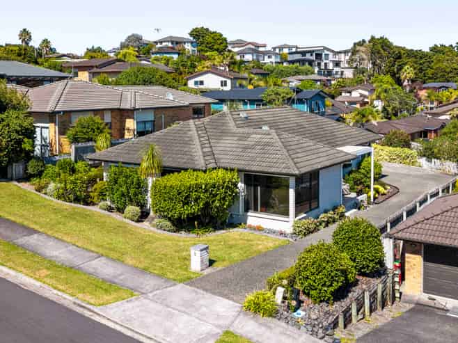 8 Jelas Road, Red Beach