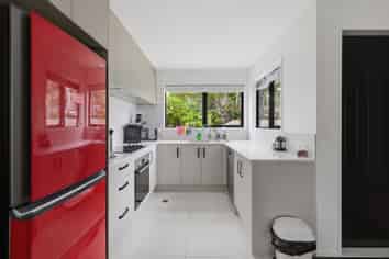 2/11 Brockworth Place, Riccarton