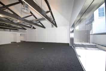 MODERN HERNE BAY OFFICE OR SHOWROOM
