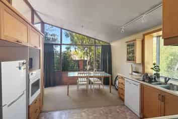 96 Daniels Road, Redwood