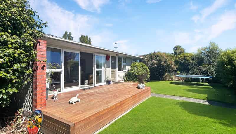 96 Daniels Road, Redwood