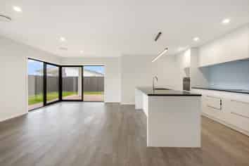 61 Pelorus Ave, Poraiti