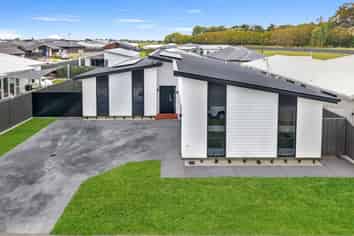 61 Pelorus Ave, Poraiti