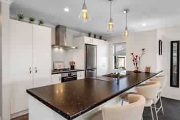 10 Ash Close Levin, Levin