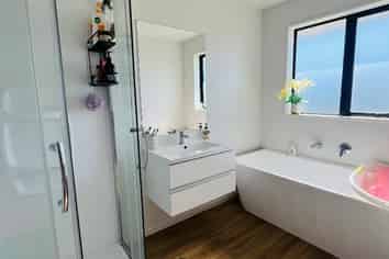 4 Eileen Way, Rolleston