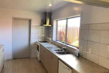 2/8 Parera Place, Papatoetoe