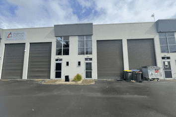 92m² Industrial Unit in Albany