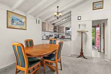 2/8 Toop Street, Havelock North