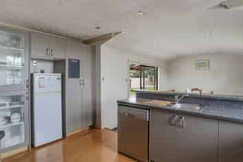 77 Ajax Street, MILTON