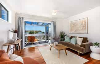 5A Beach Road, Plimmerton