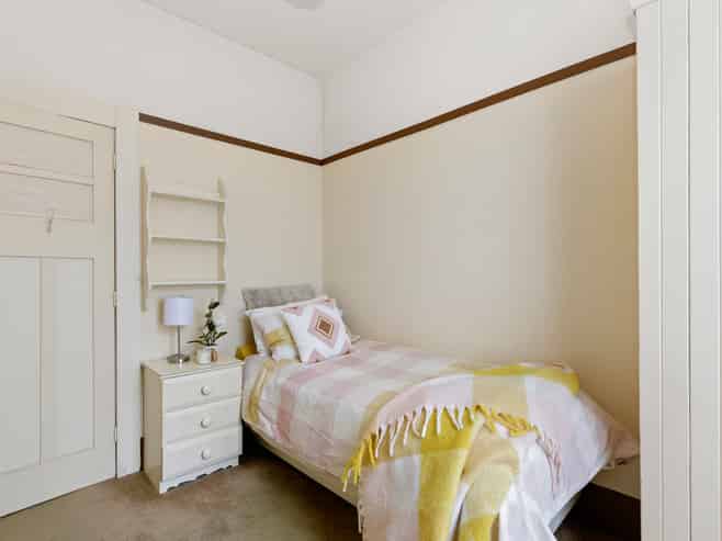 52 York Street, Moera