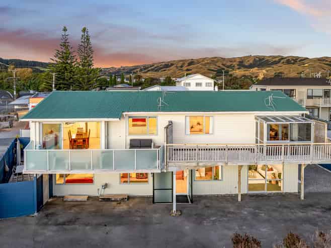5 Beach Road, Plimmerton