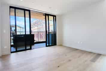 210/21 Pennant street, Long Bay