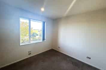 51 Dow Square, Wigram